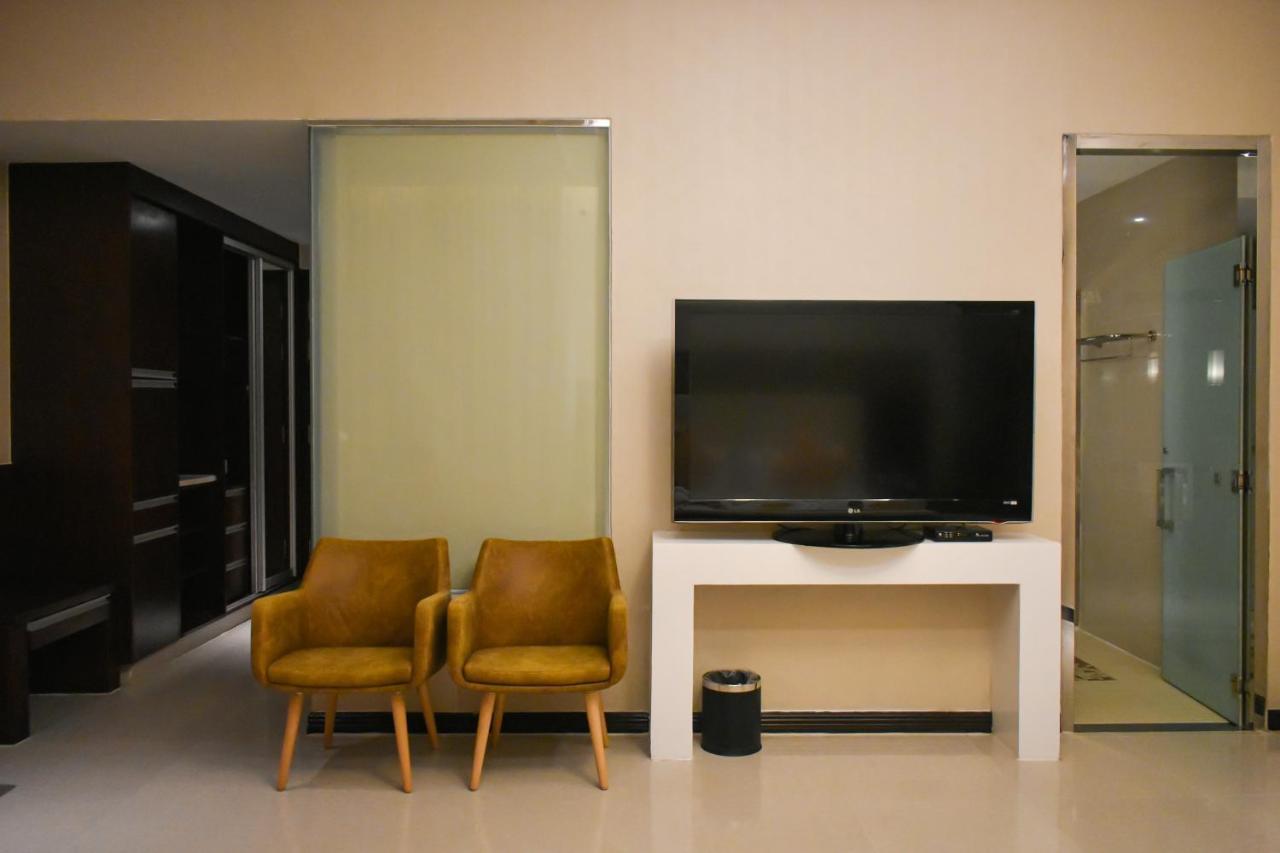 Mg Grand Hotel Olongapo City Exteriör bild