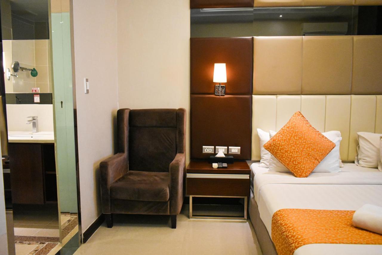 Mg Grand Hotel Olongapo City Exteriör bild