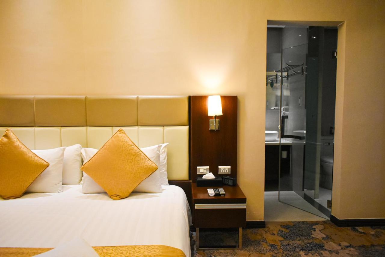 Mg Grand Hotel Olongapo City Exteriör bild